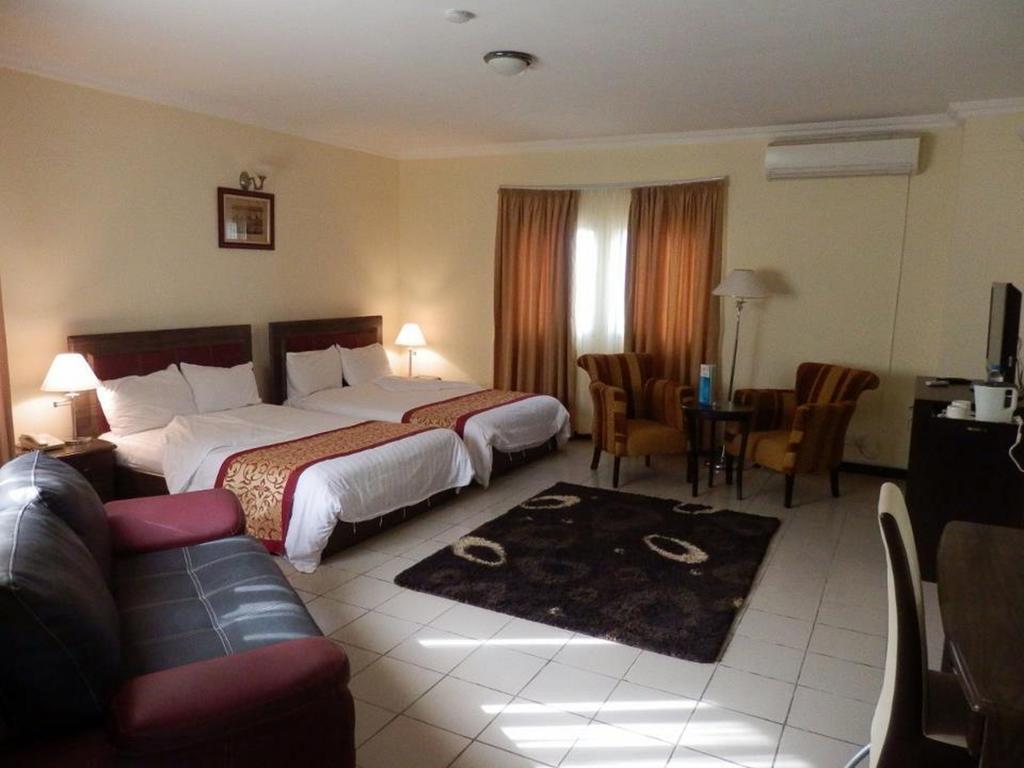 Blue Lodge Hotel Lagos Oda fotoğraf